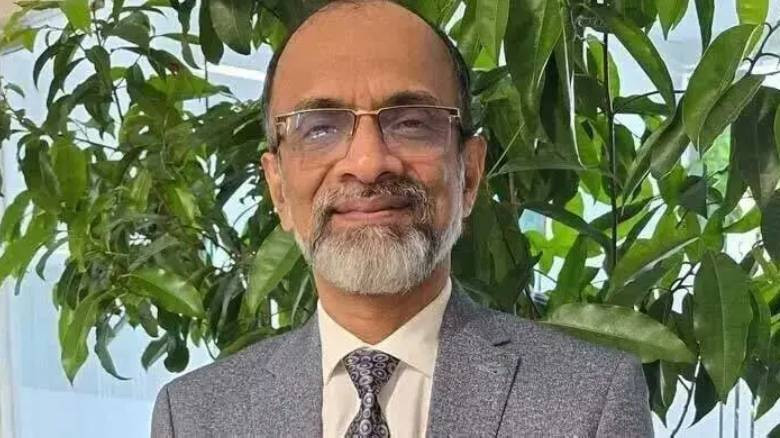 প্রধানমন্ত্রী, ট্রেন টিকিটের কালোবাজারি ঠেকাতে এক মাস ক্ষমতা দিন